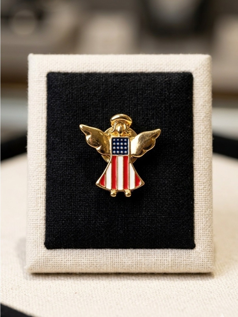 Patriotic American Flag Guardian Angel Enamel Lapel Pin Gold Tone 3120